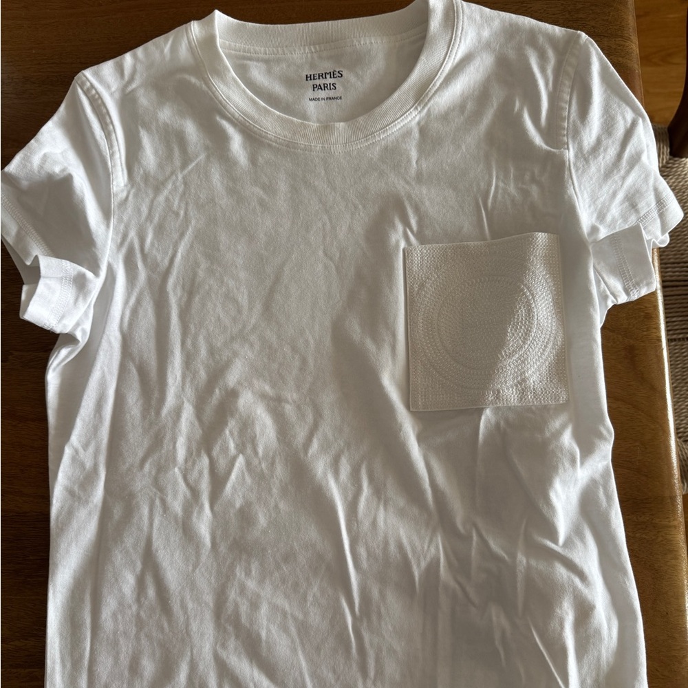 Hermes Embroidered pocket t-shirt size small | NWT